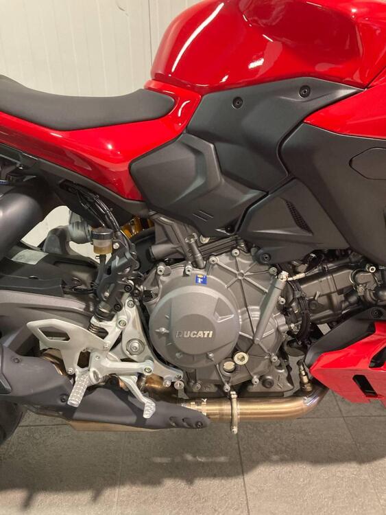 Ducati Streetfighter V2 S (2025) (5)