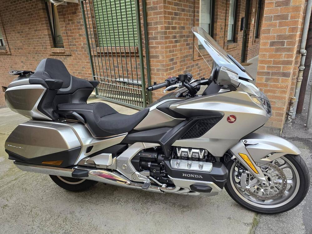 Honda GL 1800 Gold Wing Tour DCT & Airbag (2022 - 24) (3)