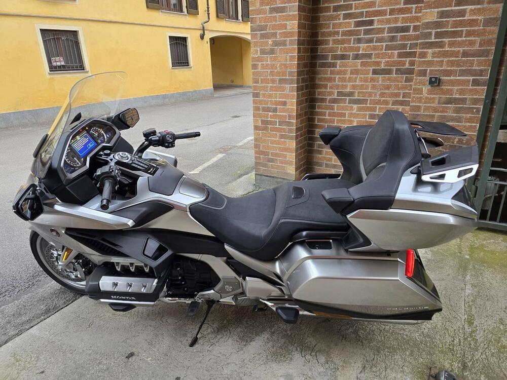 Honda GL 1800 Gold Wing Tour DCT & Airbag (2022 - 24) (4)