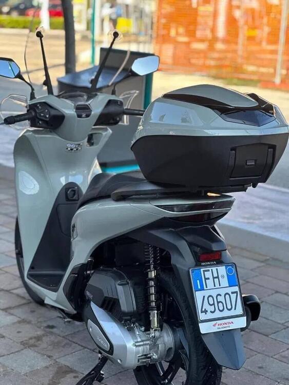 Honda SH 150i (2024 - 25) (3)