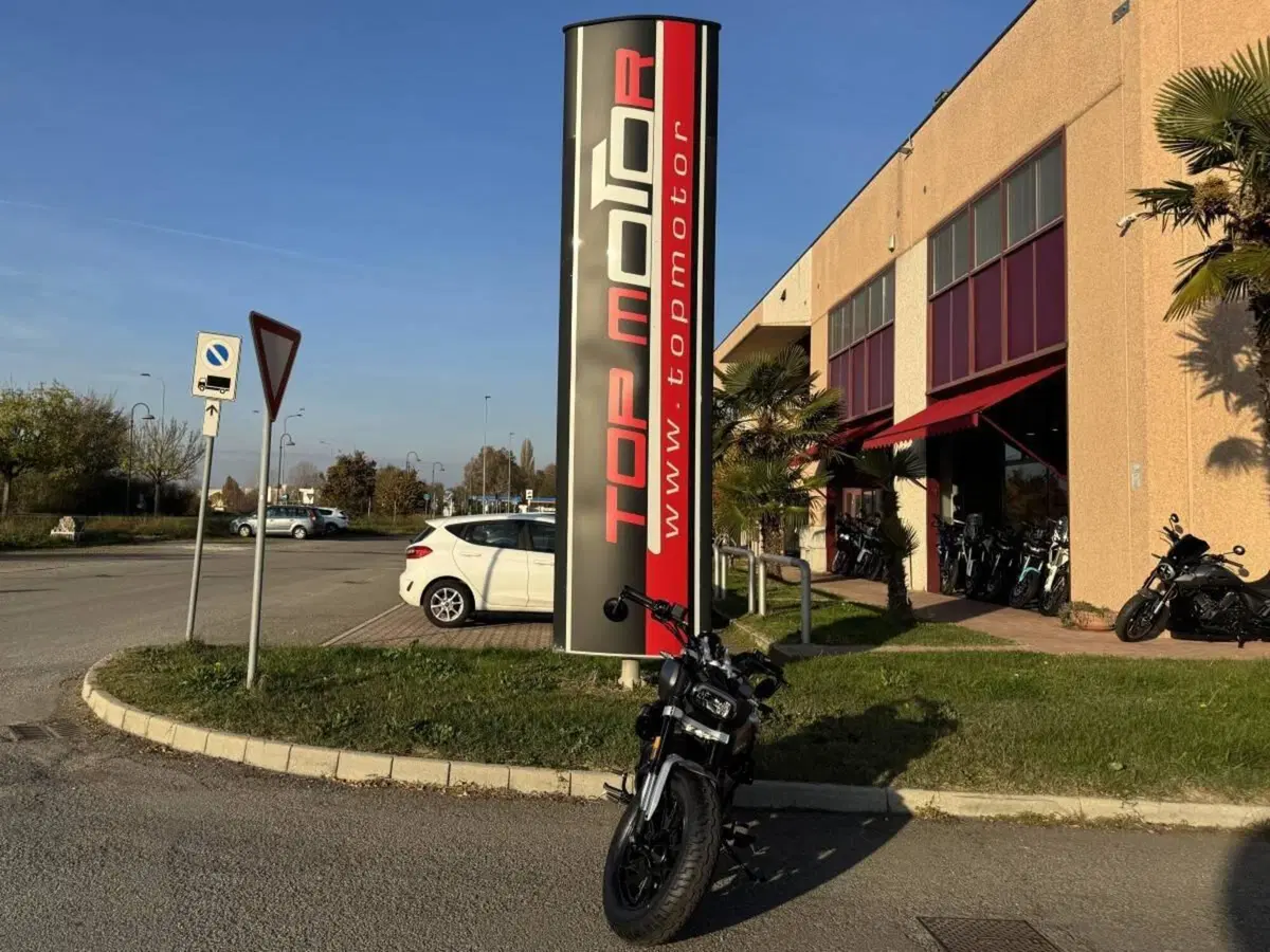 Benelli Leoncino 400 Bobber (2026) (2)