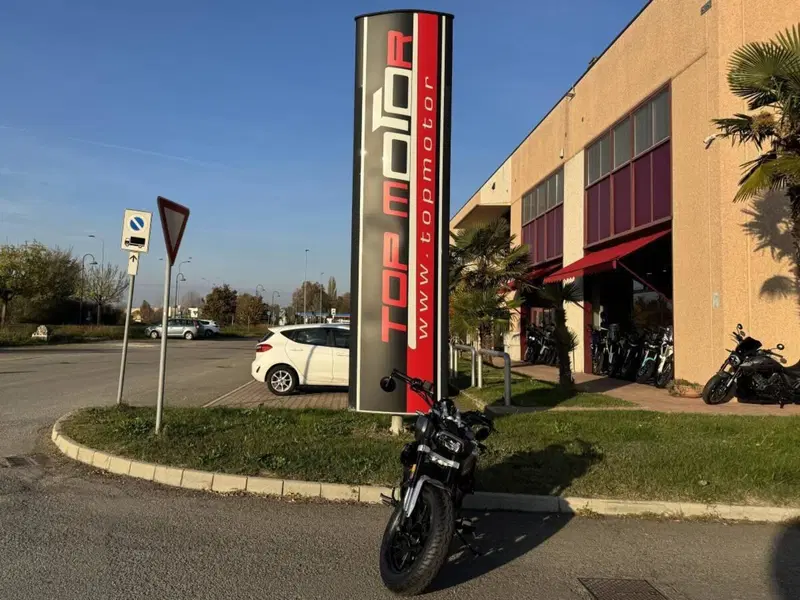 Benelli Leoncino 400 Bobber (2026) (2)