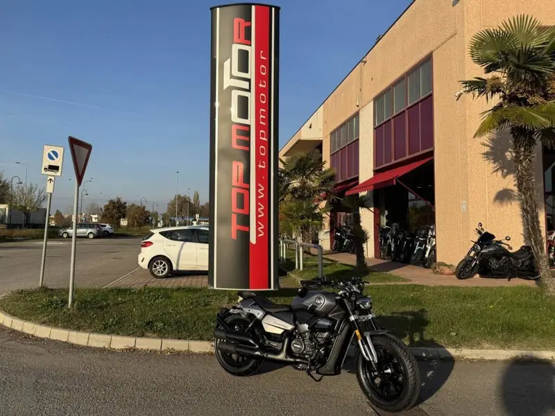 Benelli Leoncino 400 Bobber (2026) (6)