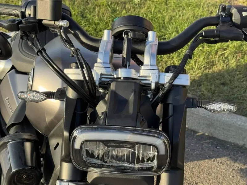 Benelli Leoncino 400 Bobber (2026) (9)