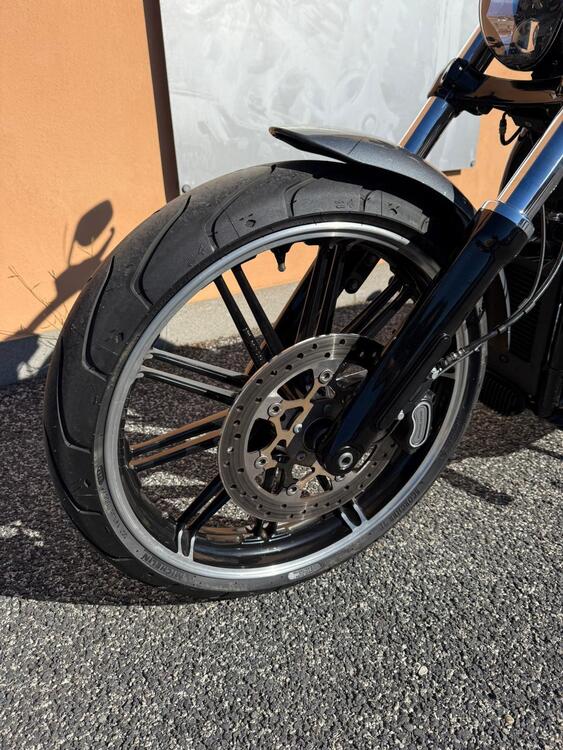 Harley-Davidson Breakout (2021 - 22) (4)