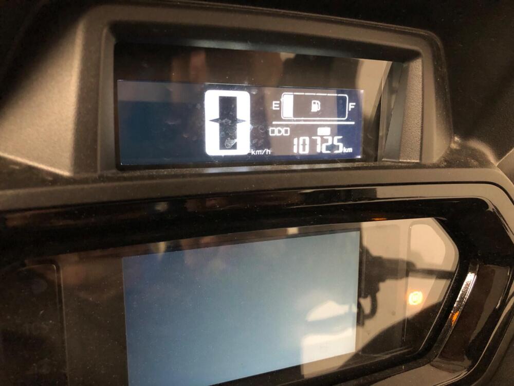 Yamaha X-Max 300 Tech Max (2021 - 24) (2)