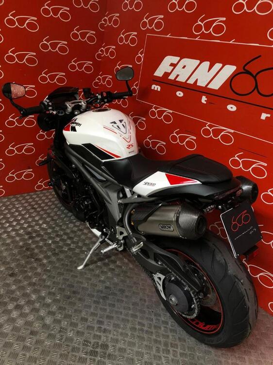 Triumph Speed Triple 1050 RS (2018 - 20) (4)