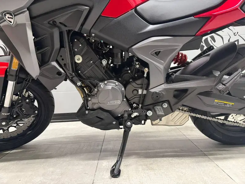 Cyclone RX650 (2025 - 26) (15)