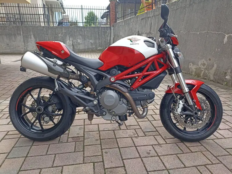 Ducati Monster 796 (2010 - 13) (2)