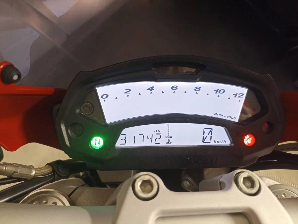 Ducati Monster 796 (2010 - 13) (9)