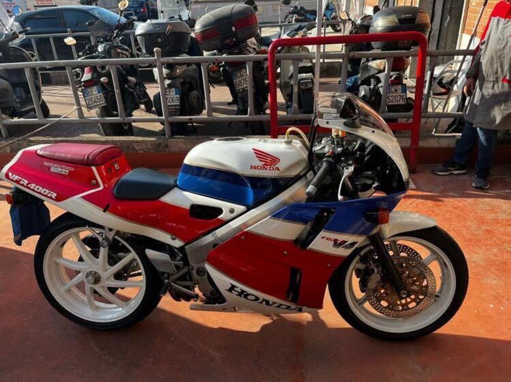 Honda VFR 400 R NC30