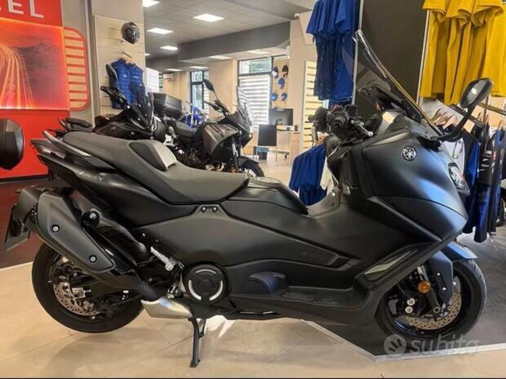 Yamaha T-Max 560 (2022 - 24) (3)
