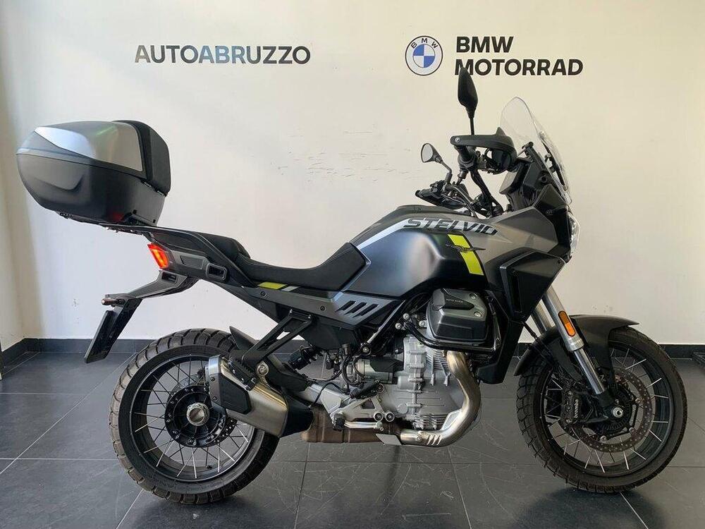 Moto Guzzi Stelvio (2024 - 25)