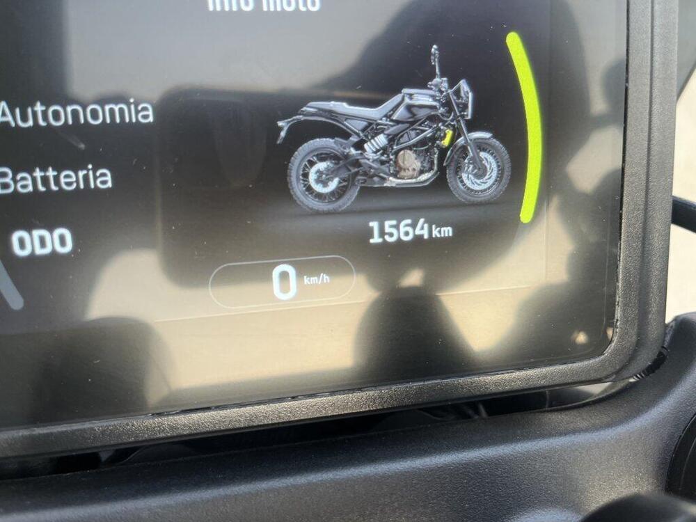 Husqvarna Svartpilen 401 (2024 - 25) (4)