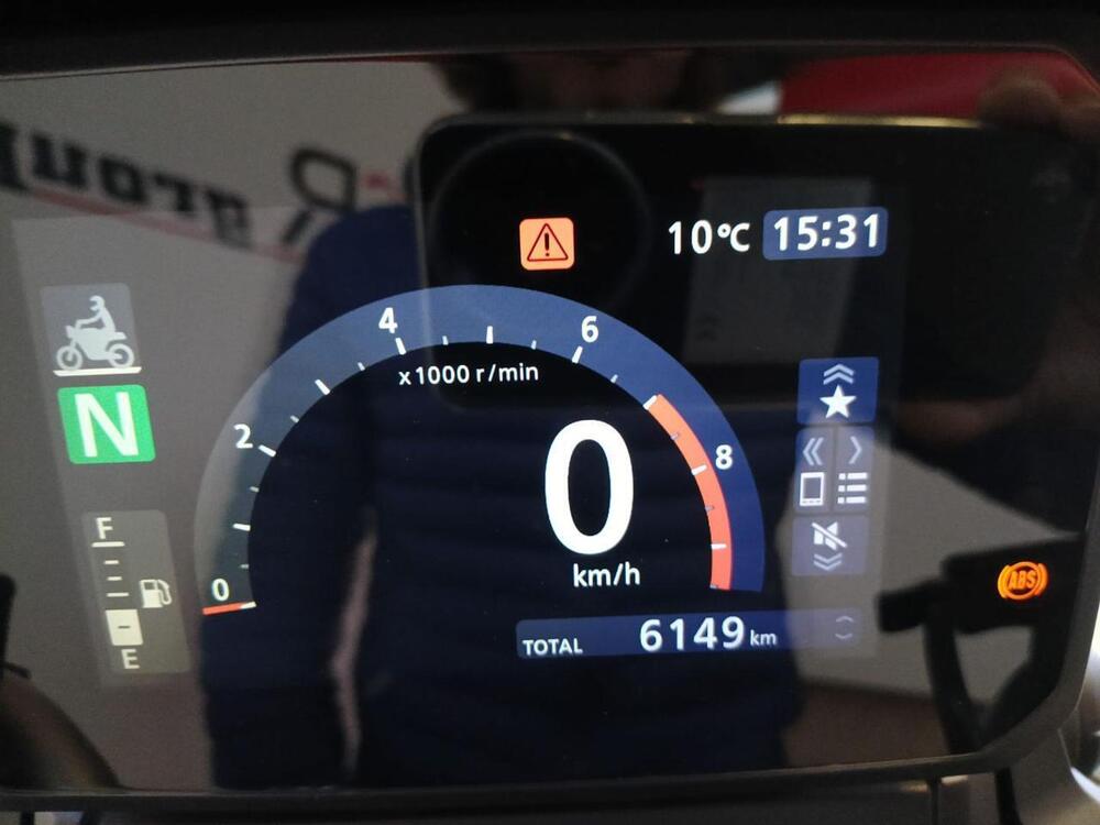 Honda X-ADV 750 Adventure (2025) (5)