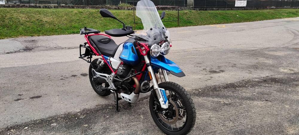 Moto Guzzi V85 TT Evocative Graphics (2021 - 23) (4)