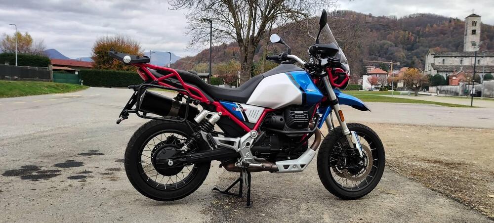 Moto Guzzi V85 TT Evocative Graphics (2021 - 23) (3)