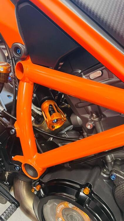 KTM 1290 Super Duke R (2021) (3)