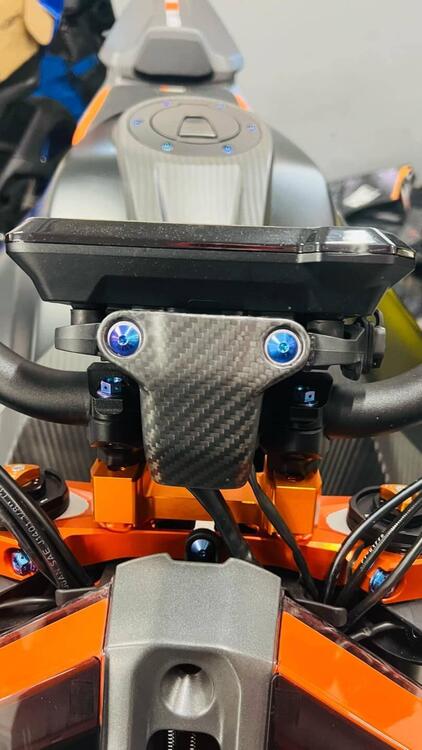 KTM 1290 Super Duke R (2021) (5)