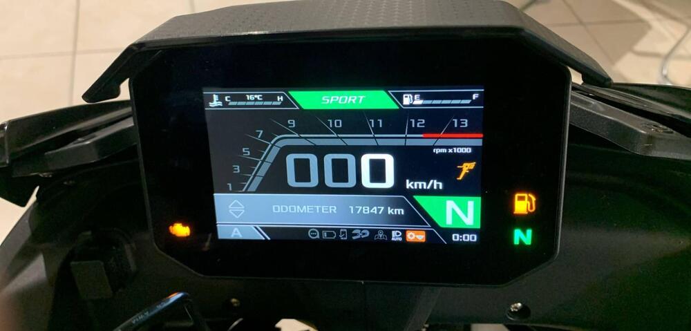 Aprilia Tuono V4 (2021 - 24) (4)