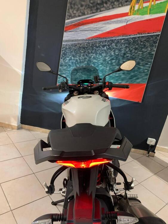 Aprilia Tuono V4 (2021 - 24) (5)