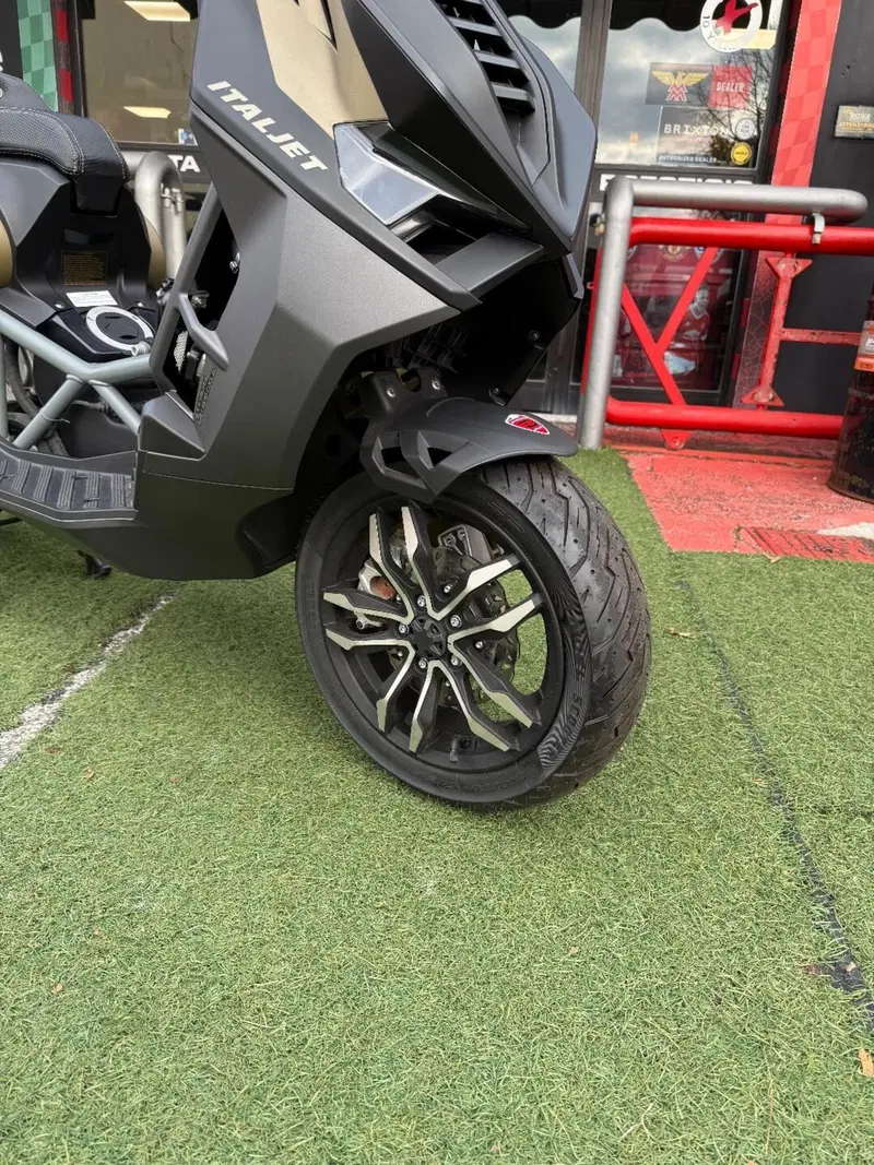 Italjet Moto Dragster 200 (2022 - 24) (10)