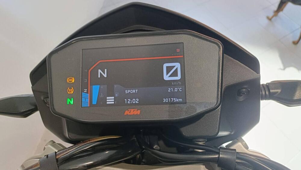 KTM 690 Duke R (2016 -17) (3)