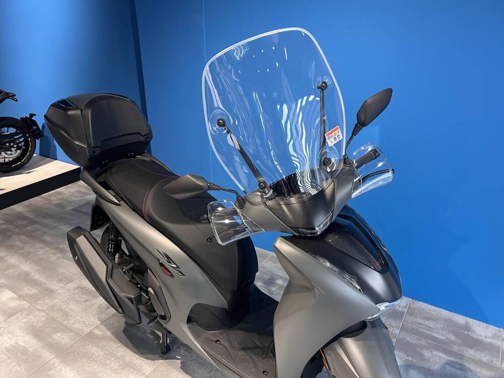 Honda SH 350i Sport (2025) (4)