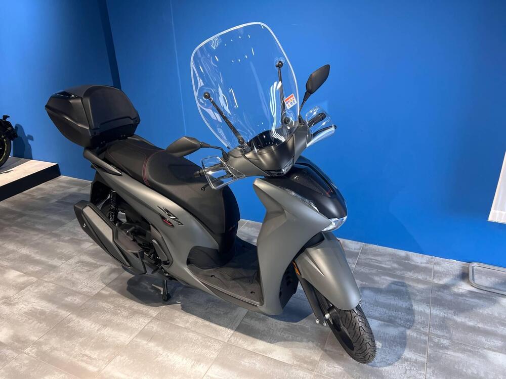 Honda SH 350i Sport (2025) (3)