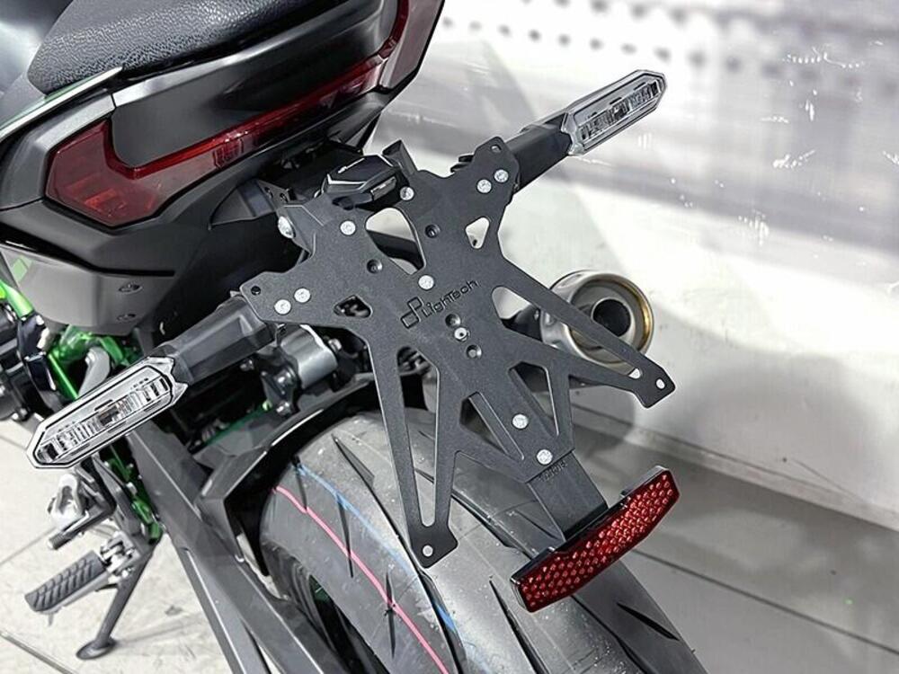 Kawasaki Z 900 (2025 - 26) (5)