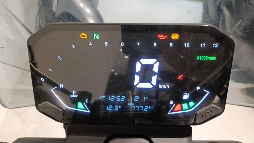 Voge Trofeo 350AC (2022 - 25) (3)