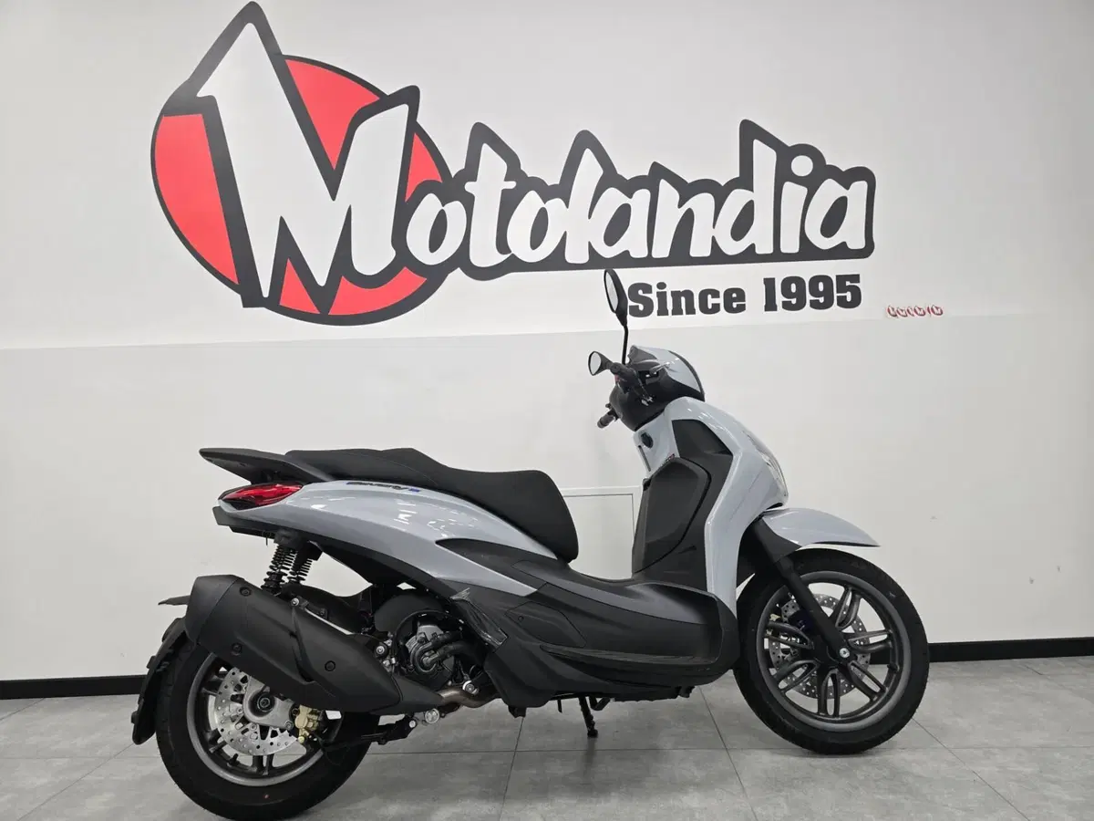Piaggio Beverly 310 S (2025 - 26) (4)