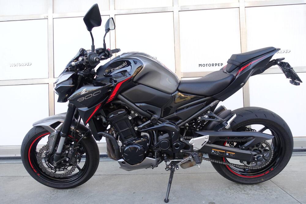 Kawasaki Z 900 (2021 - 24) (2)