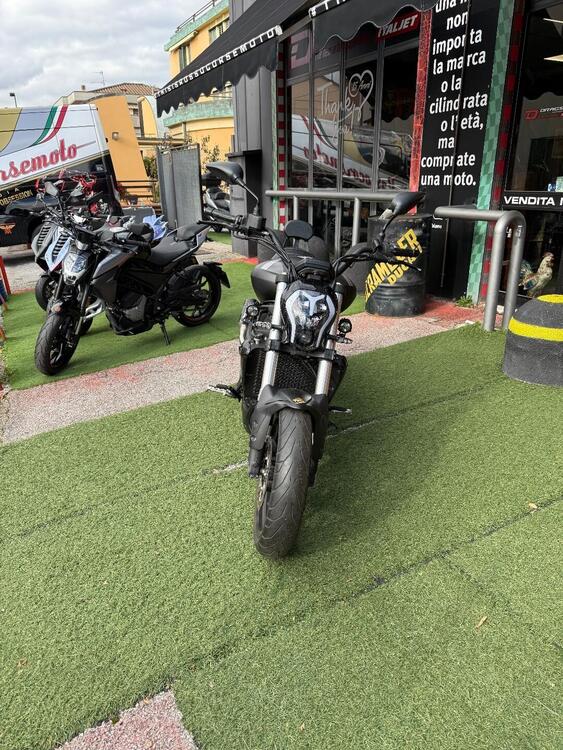 Benelli 502 C (2021 - 25) (3)