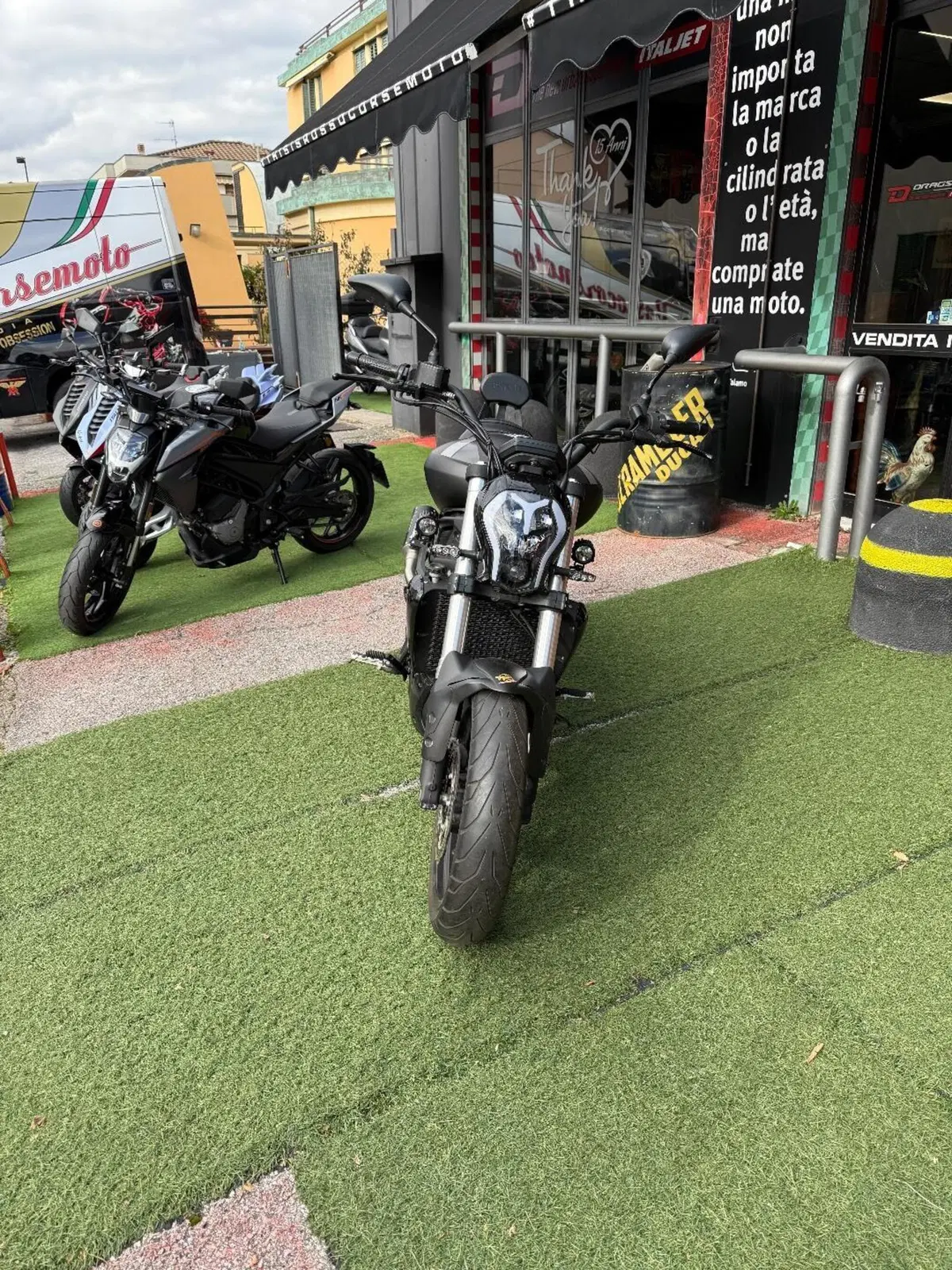 Benelli 502 C (2021 - 25) (3)