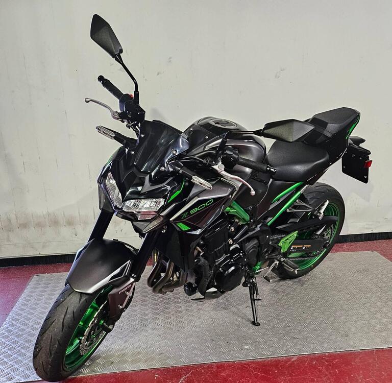 Kawasaki Z 900 (2021 - 24) (2)