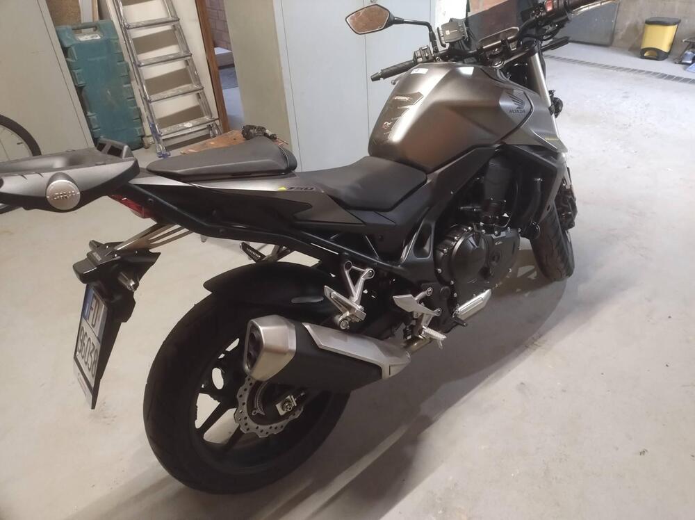 Honda CB 750 Hornet (2023 - 24) (2)