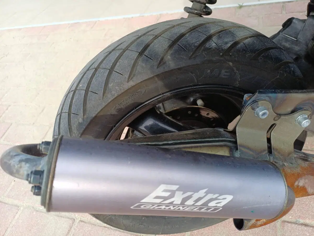 Malaguti F12 Phantom 50 LC (2)