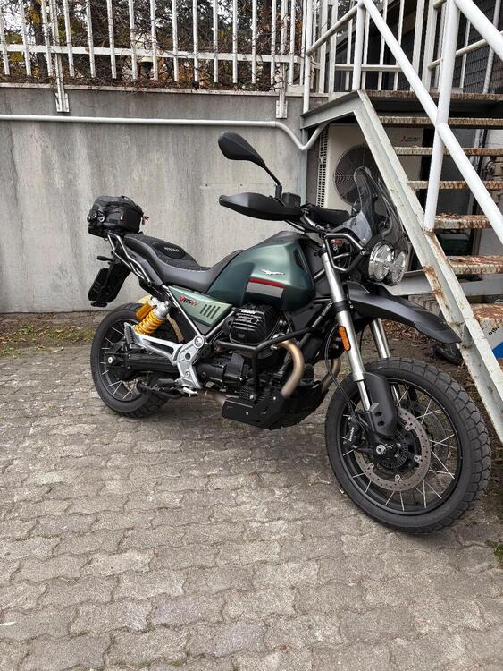 Moto Guzzi V85 TT (2021 - 23) (3)