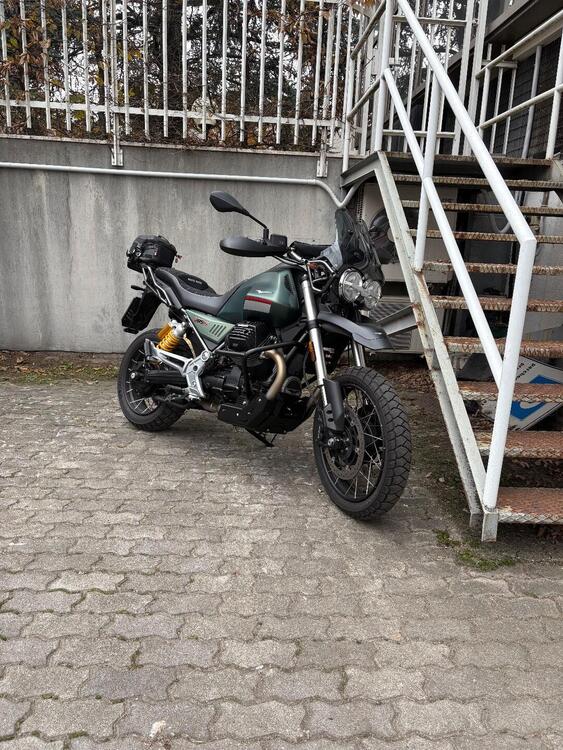 Moto Guzzi V85 TT (2021 - 23)