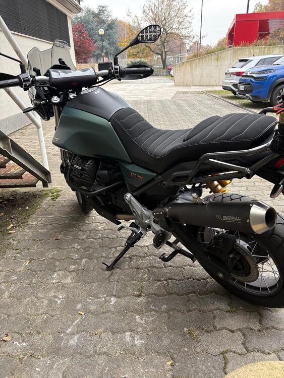 Moto Guzzi V85 TT (2021 - 23) (4)