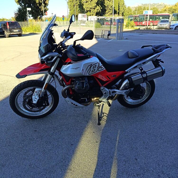Moto Guzzi V85 TT (2024 - 25) (5)