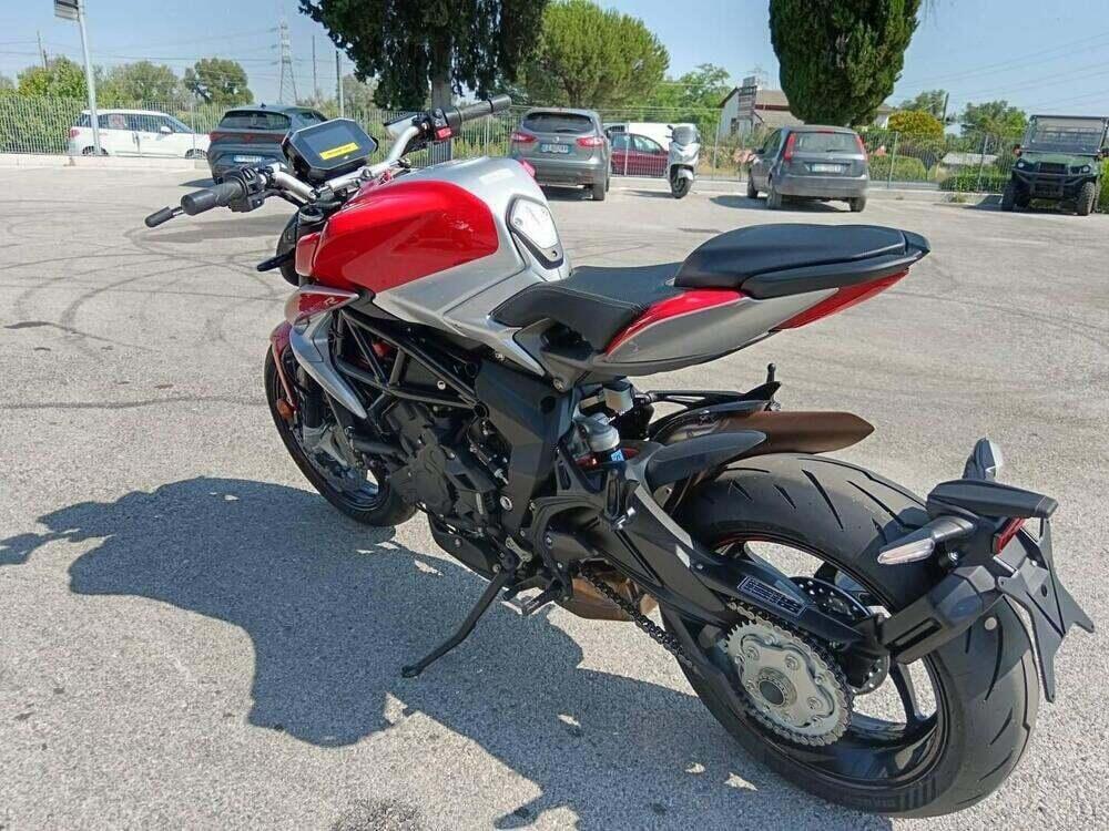 MV Agusta Brutale 800 RR Ottantesimo (2025) (3)