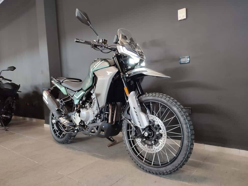 Moto Morini Allthrike 450 (2025) (3)