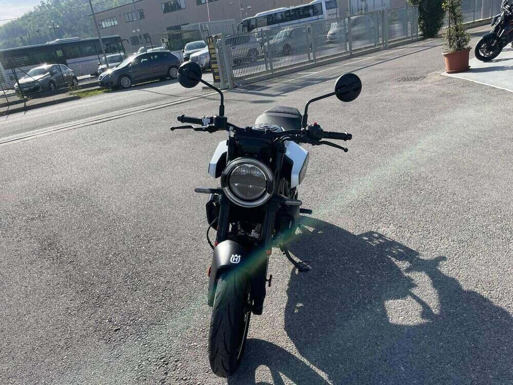 Husqvarna Vitpilen 125 (2024 - 25) (4)