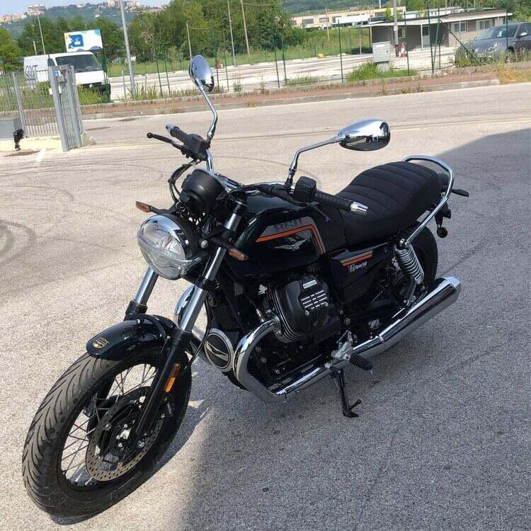 Moto Guzzi V7 Special (2025) (3)