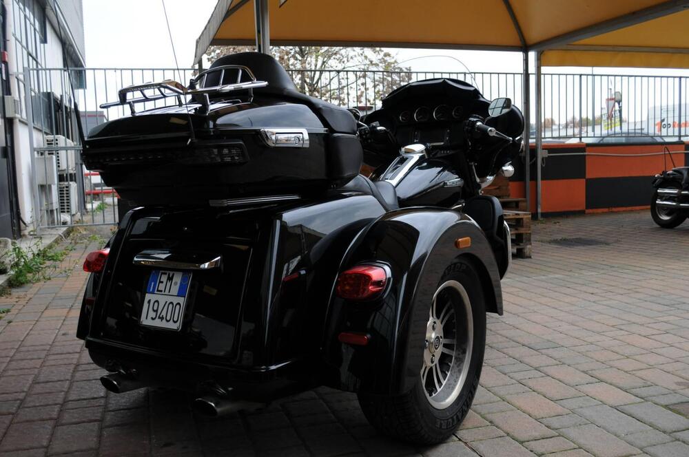 Harley-Davidson 107 Tri Glide Ultra (2016) - FLHTCUTG (3)