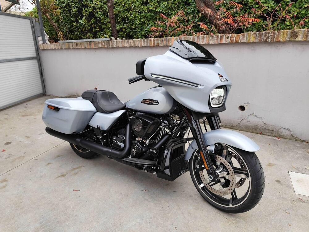 Harley-Davidson Street Glide (2024 - 25) (2)