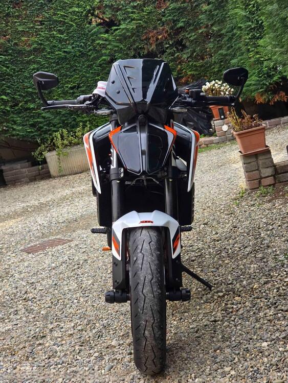 KTM 890 Duke R (2021) (5)