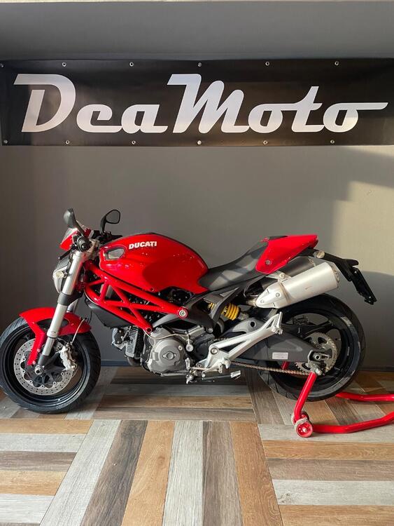Ducati Monster 696 (2008 - 13) (2)